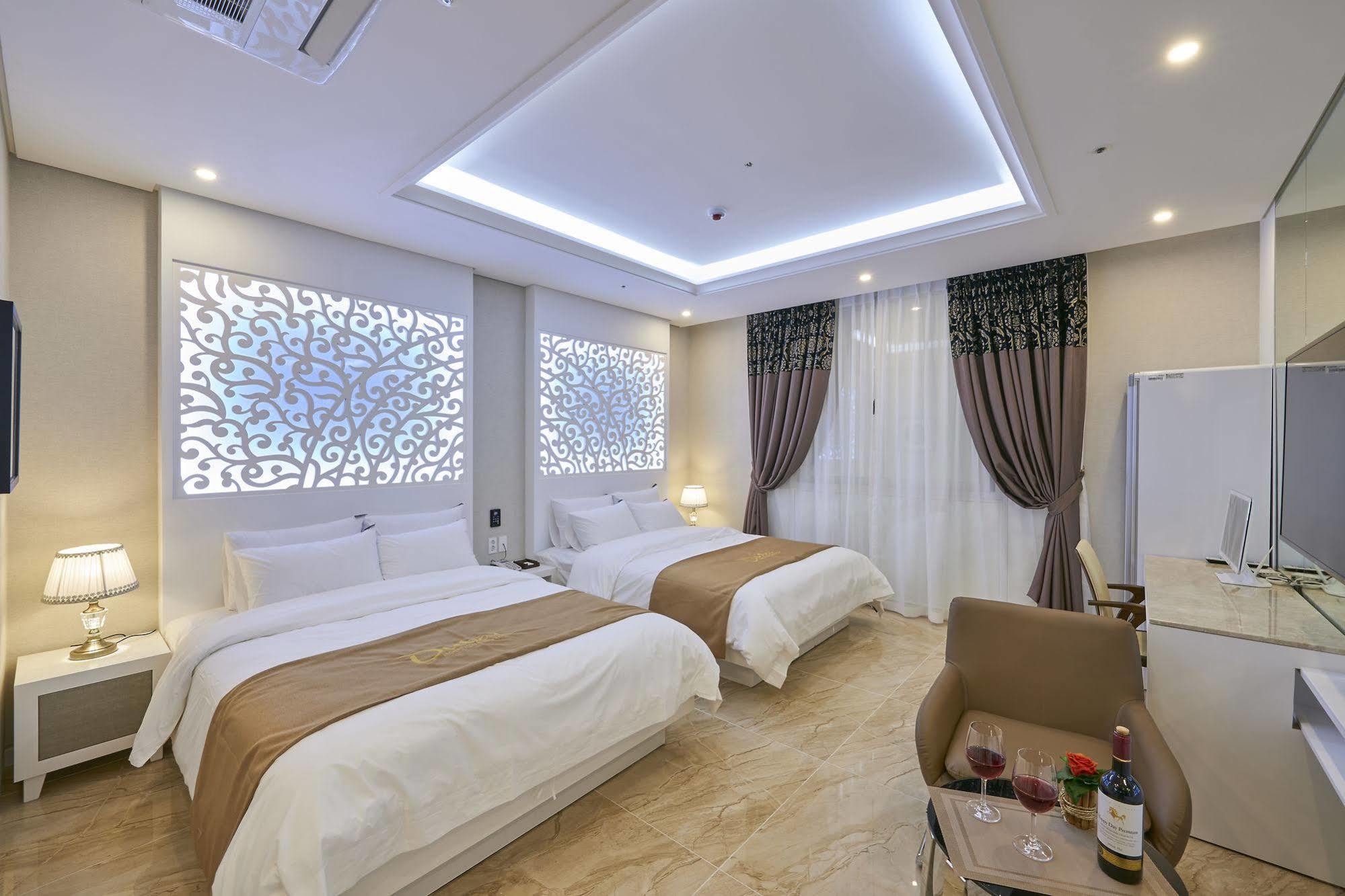 Dubai Hotel Gwangju Metropolitan City Εξωτερικό φωτογραφία