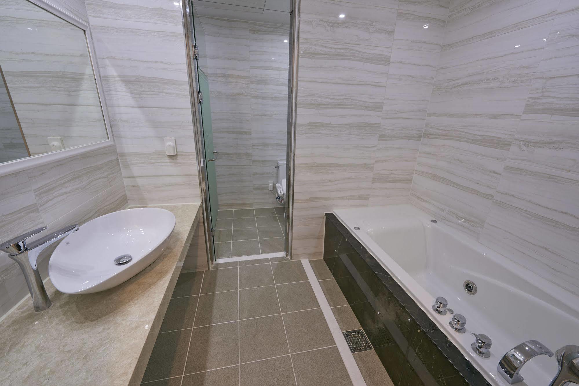 Dubai Hotel Gwangju Metropolitan City Εξωτερικό φωτογραφία