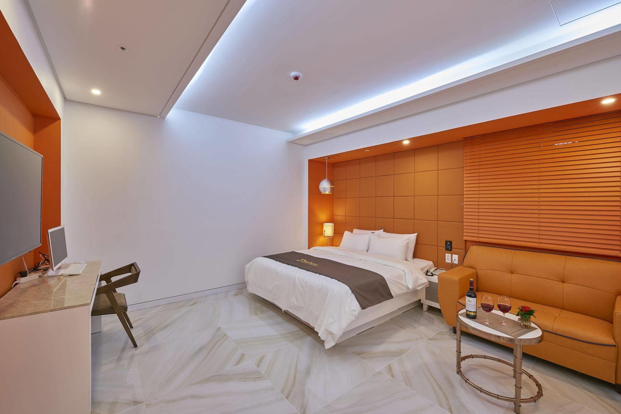 Dubai Hotel Gwangju Metropolitan City Εξωτερικό φωτογραφία